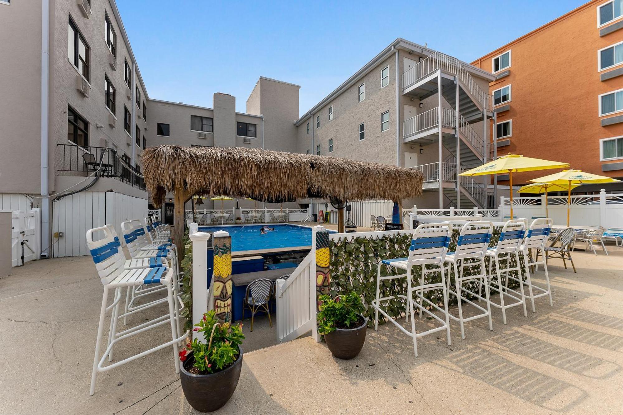 Oceanic Hotel & Barefoot Tiki Bar Wildwood Exteriör bild