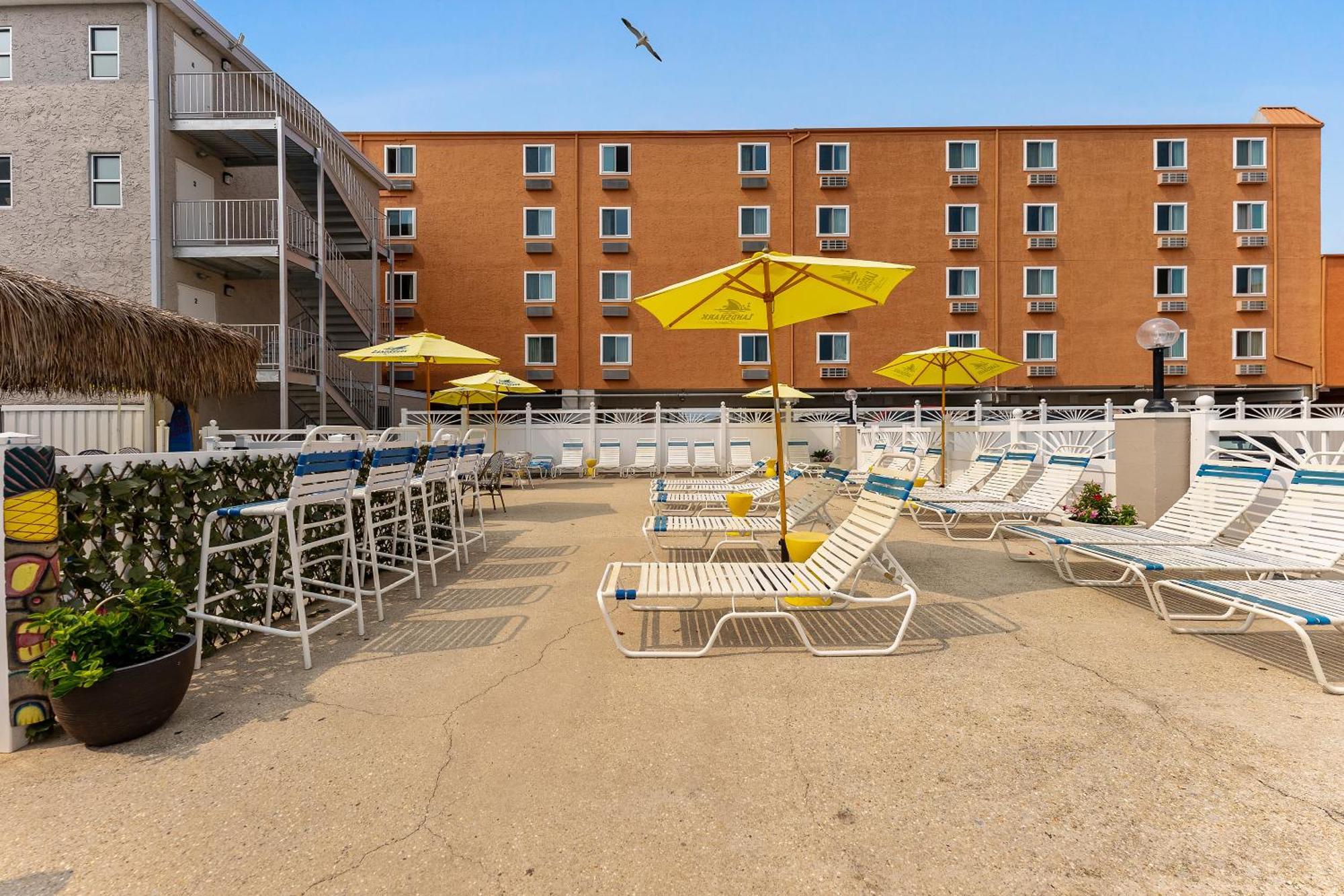 Oceanic Hotel & Barefoot Tiki Bar Wildwood Exteriör bild